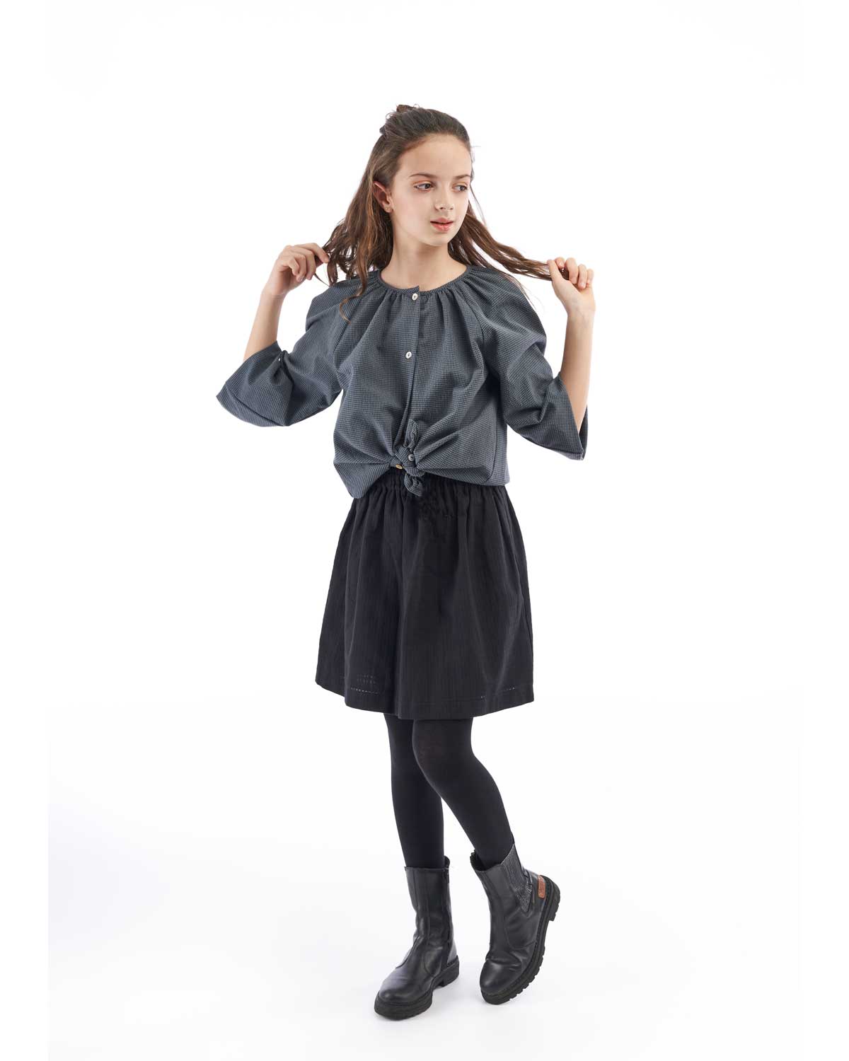 Falda de niña Mishti en color negro con frunce en la cintura